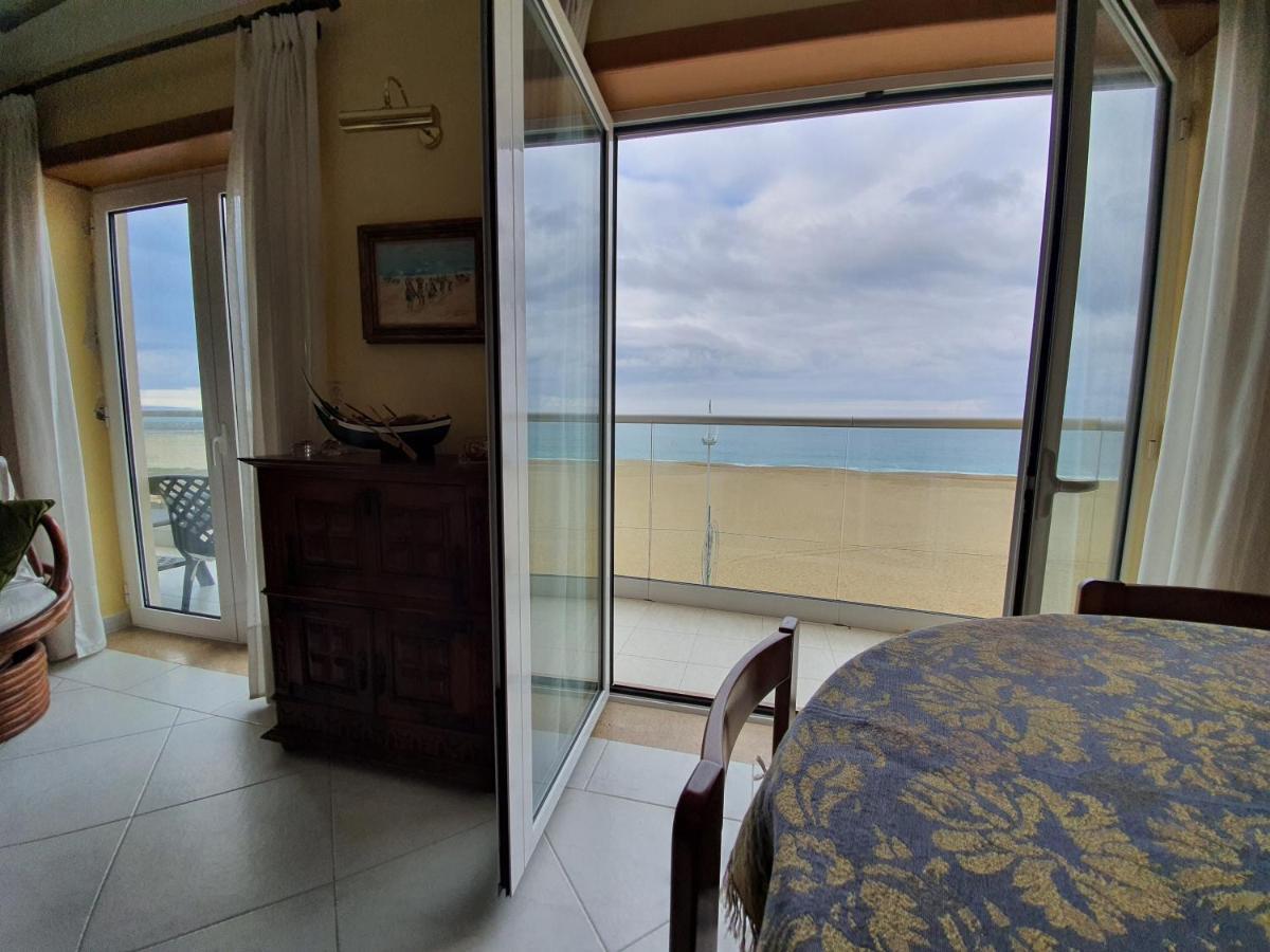 Nazare Apartamento Em Frente Ao Mar ภายนอก รูปภาพ